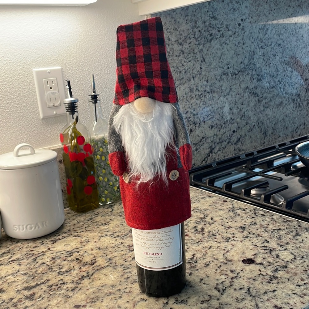 Gnome wine bottle cover deco